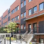 Beautiful Townhouse Near Yorkdale Mall, Wilson Subway