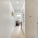 Suite In The Heart Of Downtown Toronto