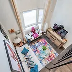 5Br Townhouse Walk To Eaton Center, Toronto Downtown Core