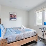 5Br Townhouse Walk To Eaton Center, Toronto Downtown Core