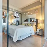 Atlas Suites - Yorkville Furnished Apartments