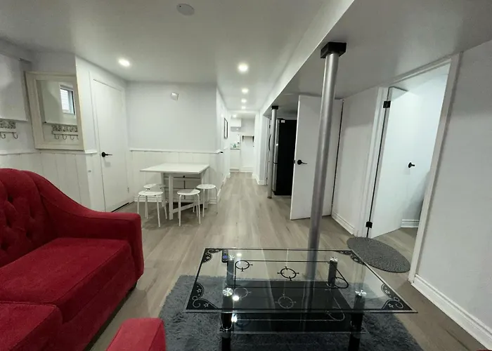 Brawley Avenue Home - Sleep 6