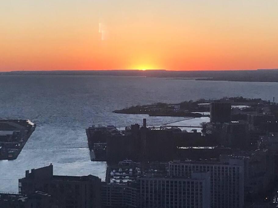 Magnificient View Next Cn Tower/rogers/union/mtcc Apartment Toronto