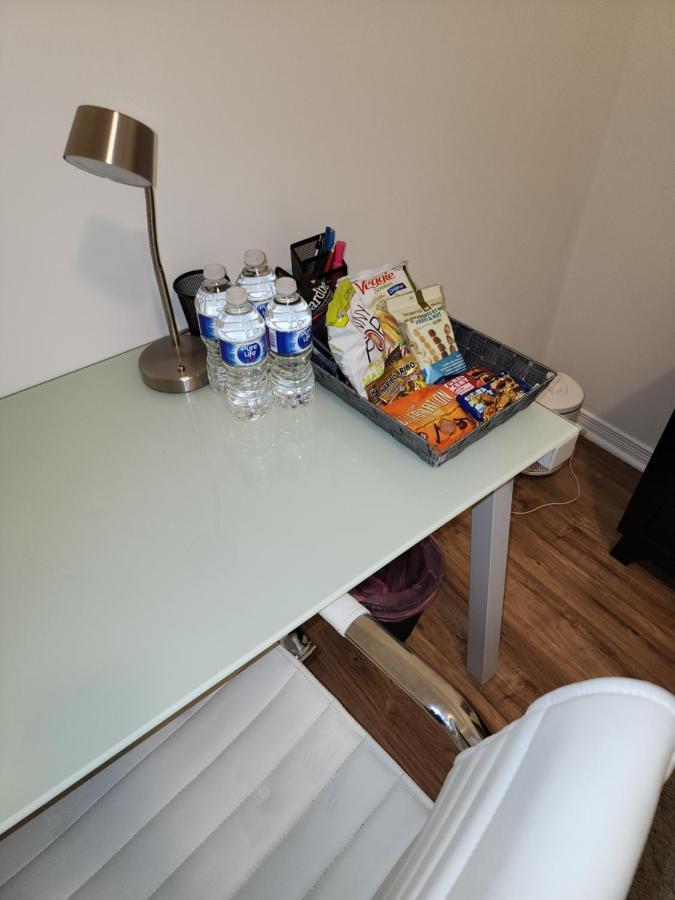 Beautiful Townhouse Near Yorkdale Mall, Wilson Subway Toronto