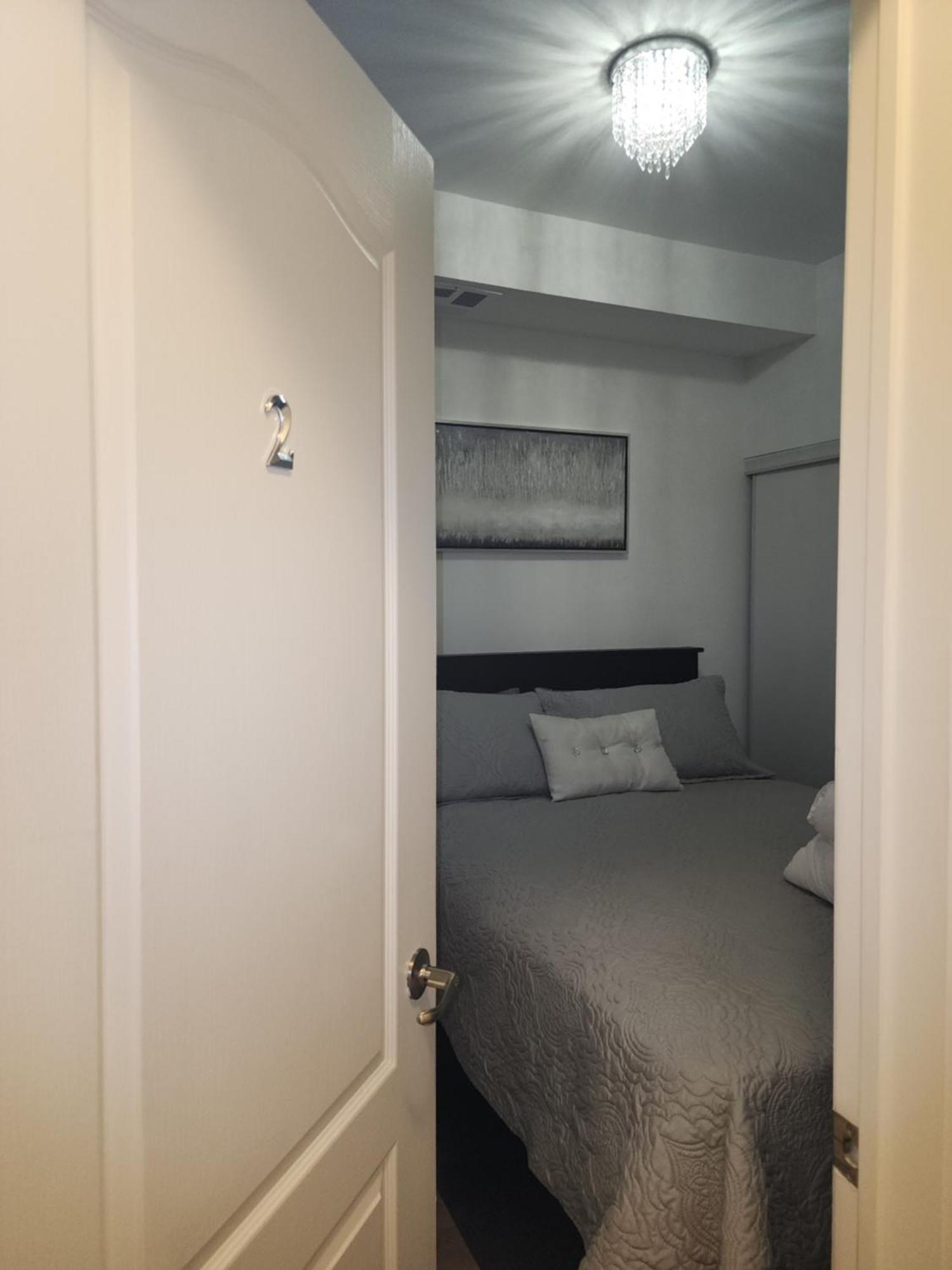 Beautiful Townhouse Near Yorkdale Mall, Wilson Subway
