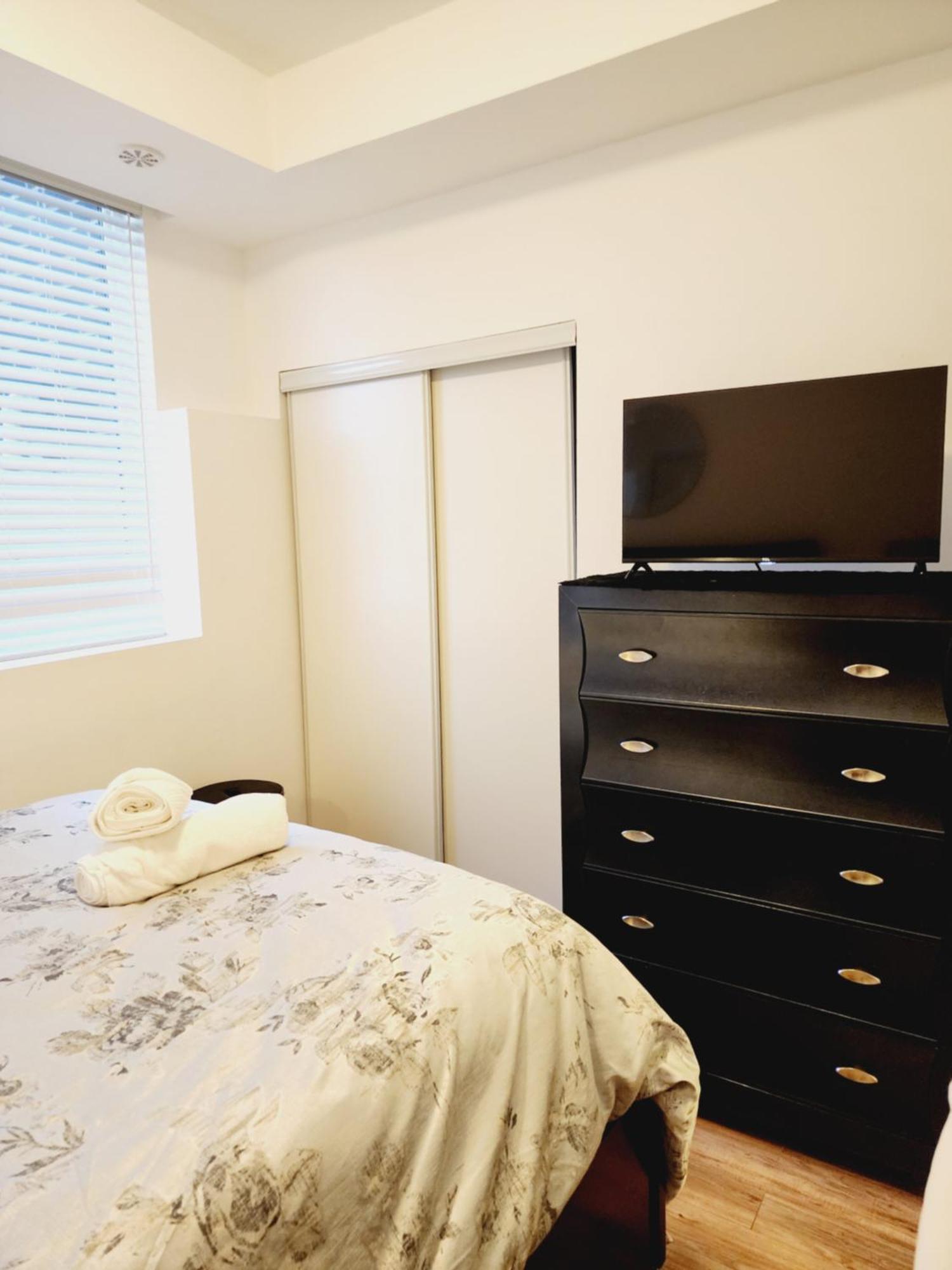 Apartment Beautiful Townhouse Near Yorkdale Mall, Wilson Subway