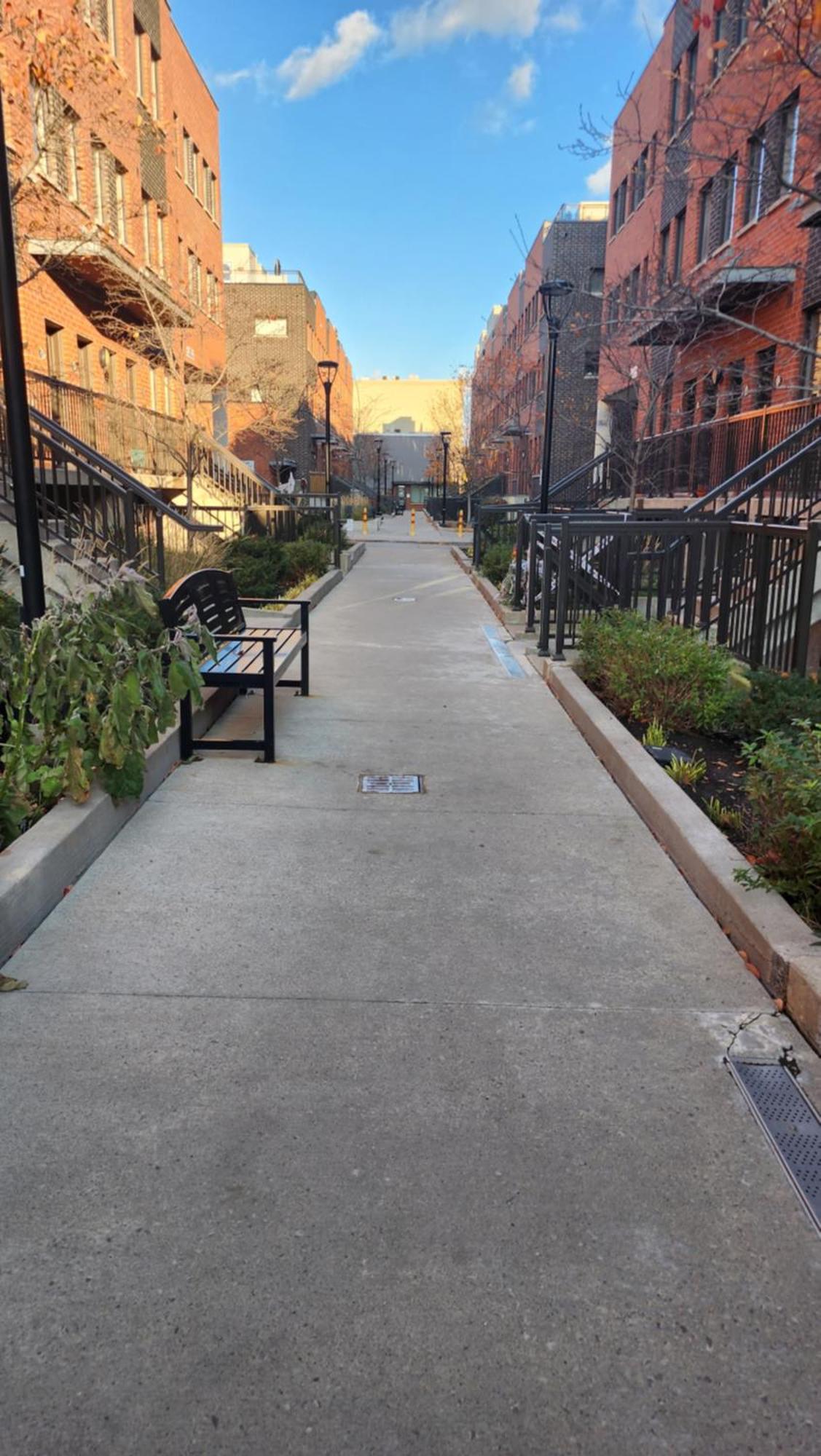 Beautiful Townhouse Near Yorkdale Mall, Wilson Subway