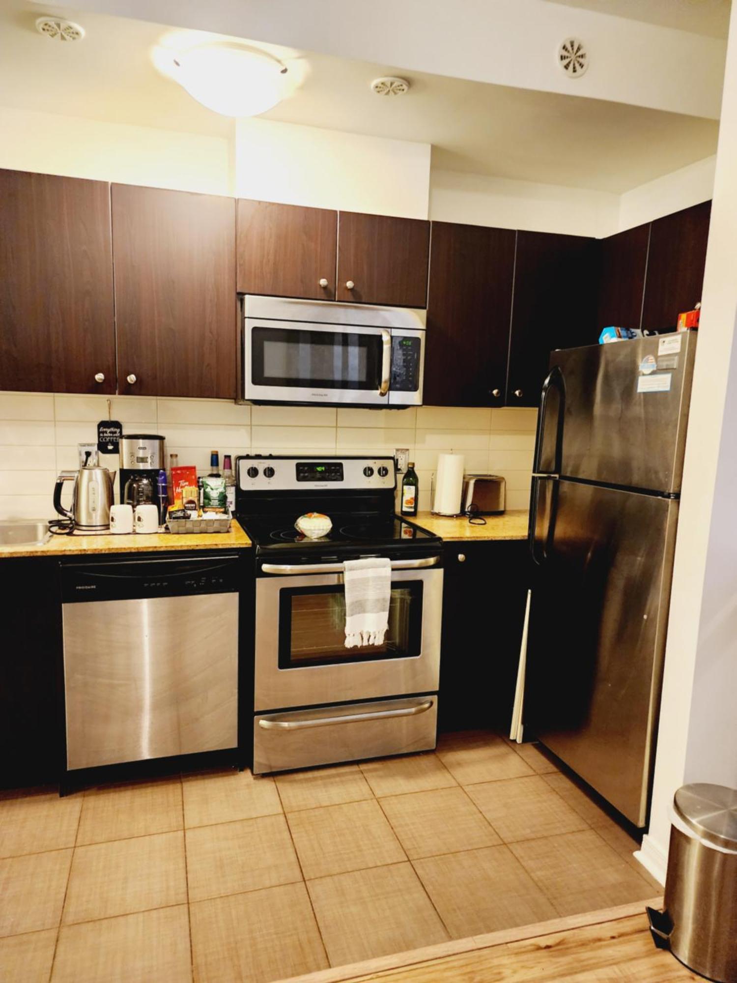 Apartment Beautiful Townhouse Near Yorkdale Mall, Wilson Subway Toronto