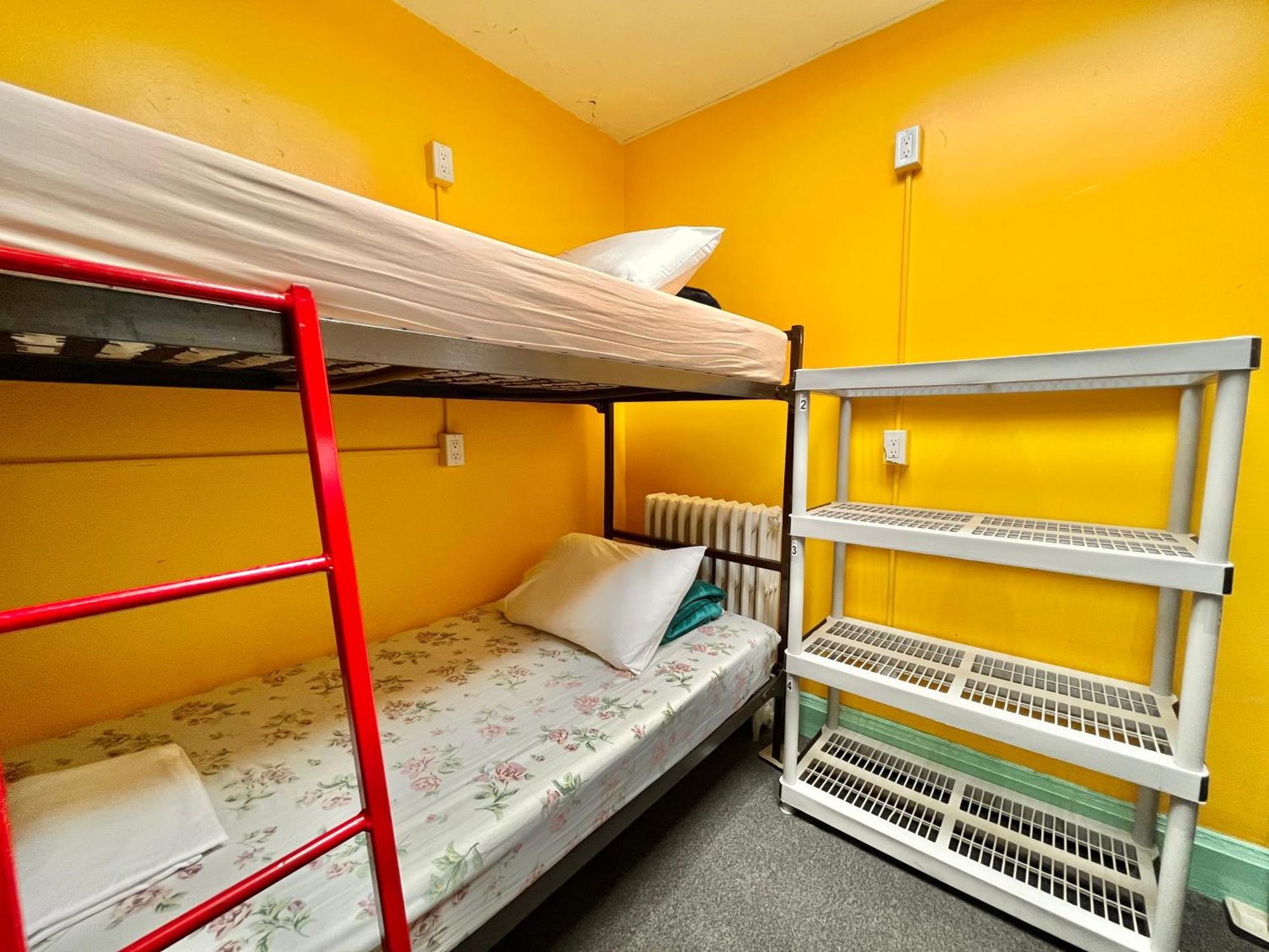 Hostel The Only Backpacker's (adults Only) *