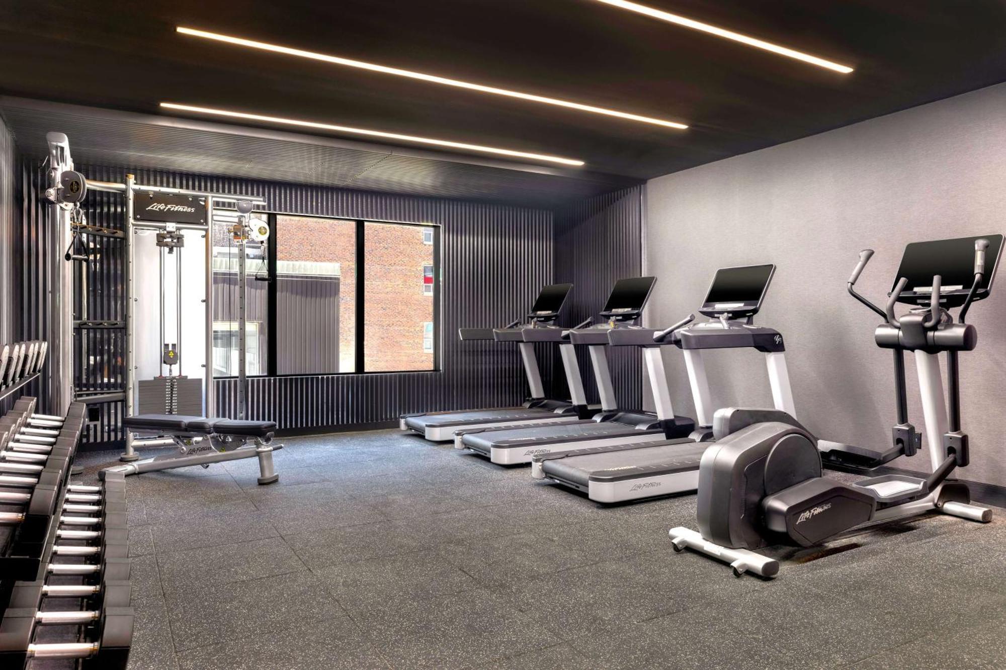 Revery Downtown, Curio Collection By Hilton 4* Toronto
