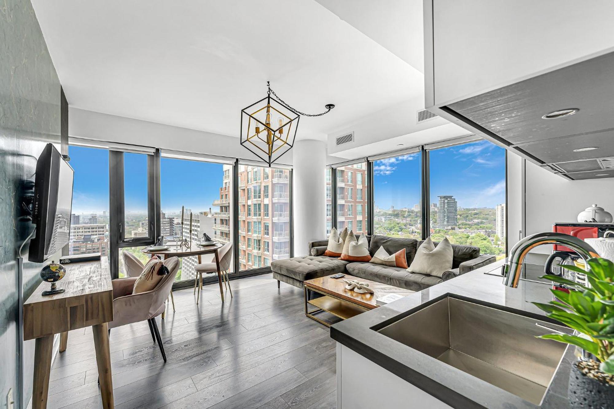 Executive 1 Bedroom Close To Four Seasons Yorkville! Apartment