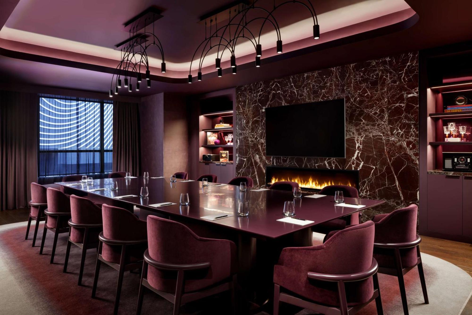 Hotel Revery Downtown, Curio Collection By Hilton
