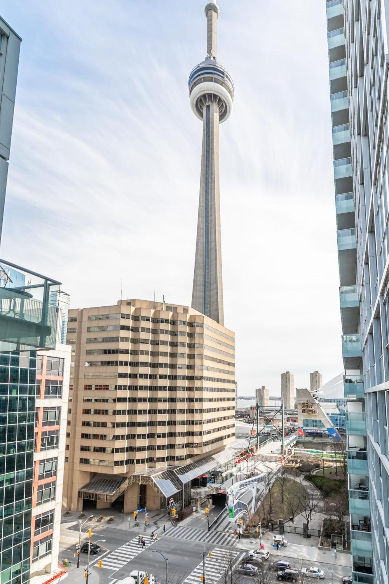 Loft With Stunning Views Of Cn Tower Holiday home