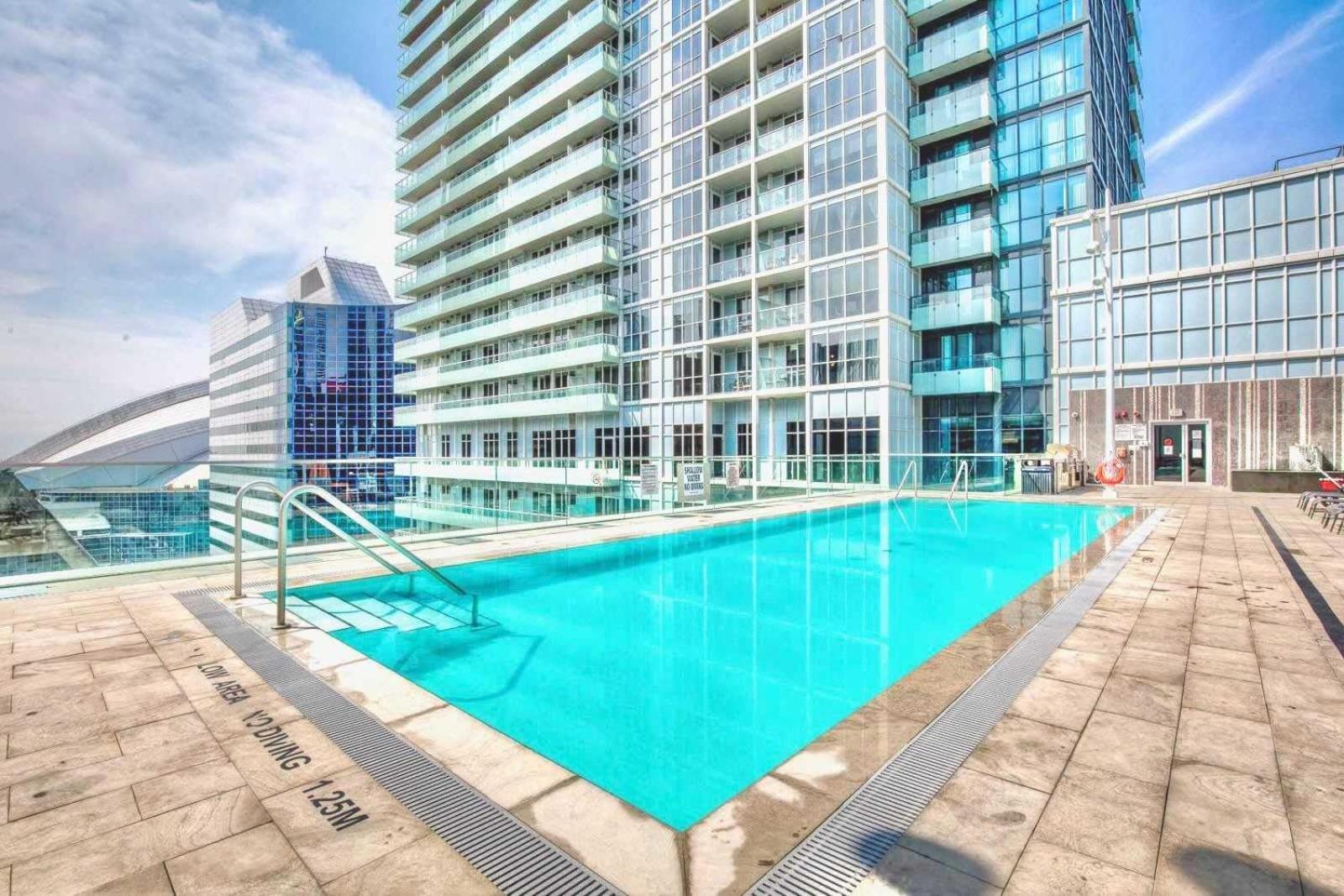 Loft With Stunning Views Of Cn Tower Holiday home *