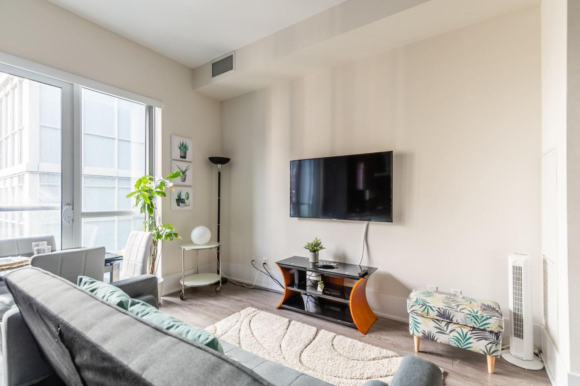 Loft With Stunning Views Of Cn Tower Holiday home Toronto