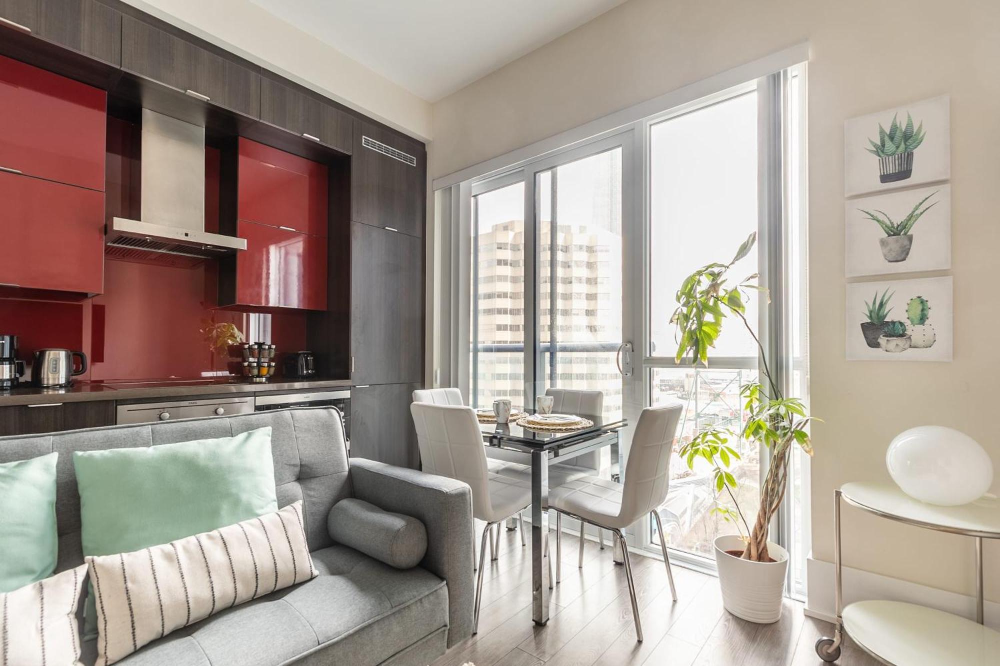 Loft With Stunning Views Of Cn Tower