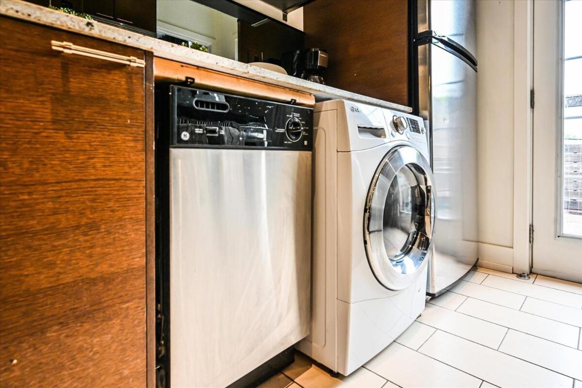 1 Bedroom Oasis In Downtown