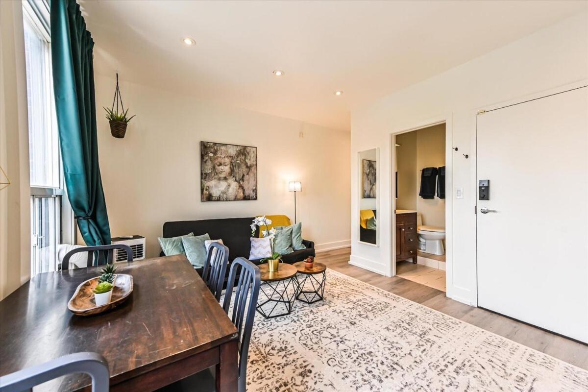 Apartment 1 Bedroom Oasis In Downtown