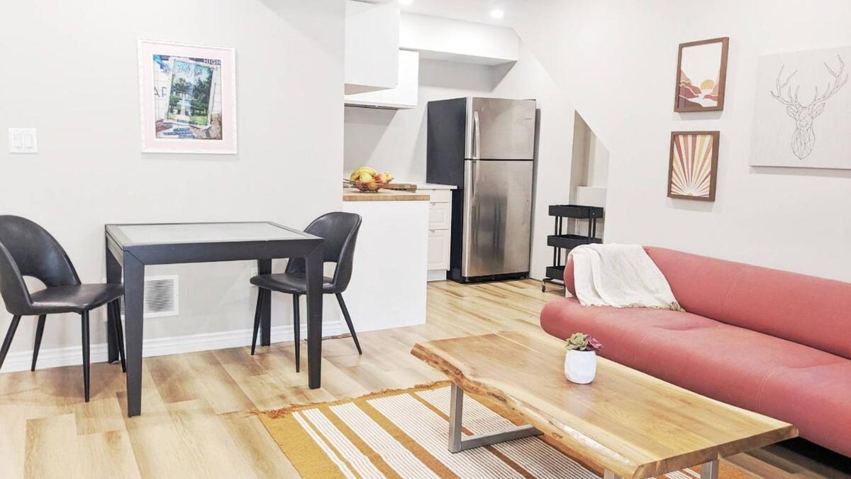 Modern New In Roncesvalles Apartment