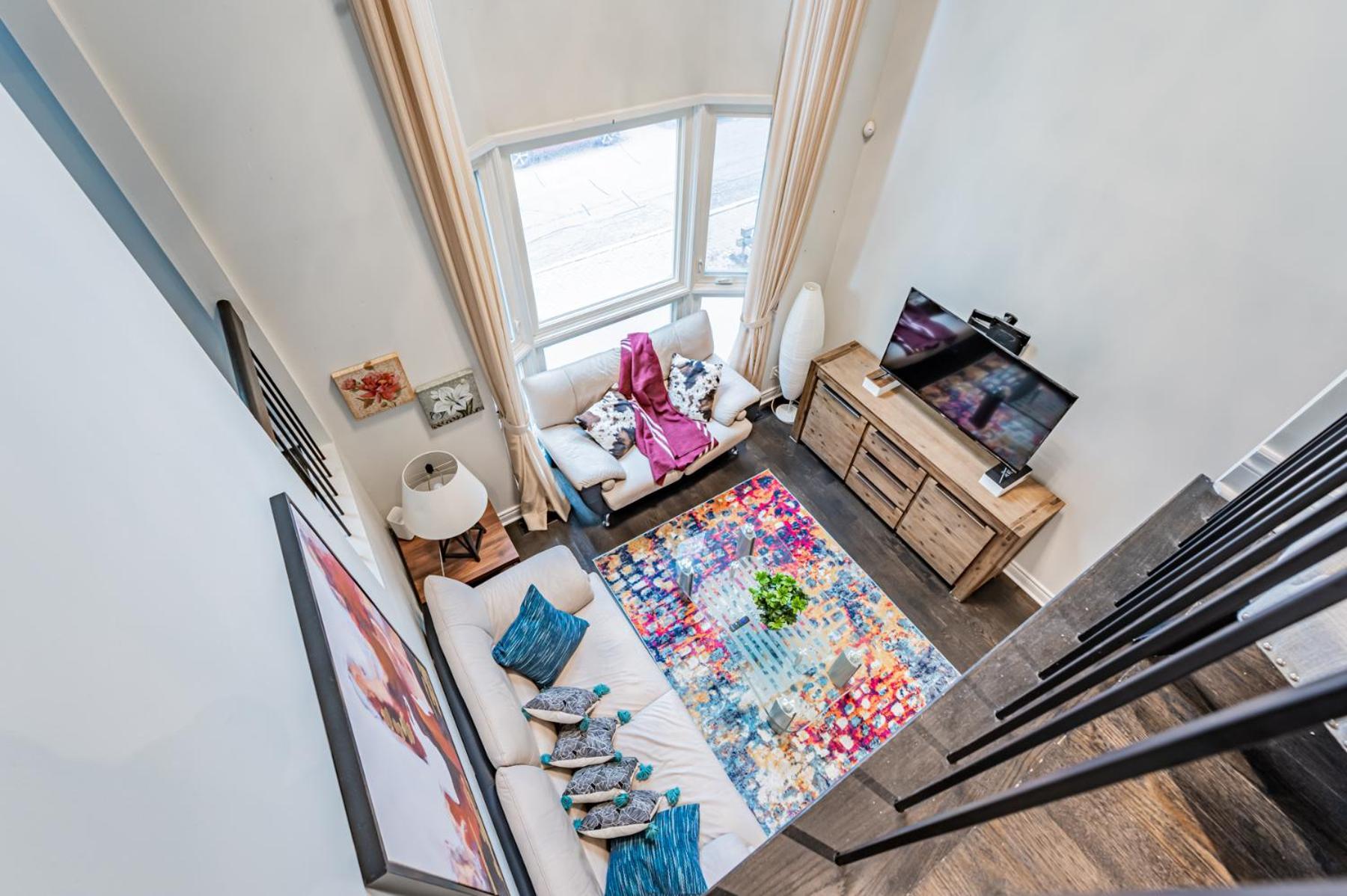 5br Townhouse Walk To Eaton Center, Downtown Core Villa