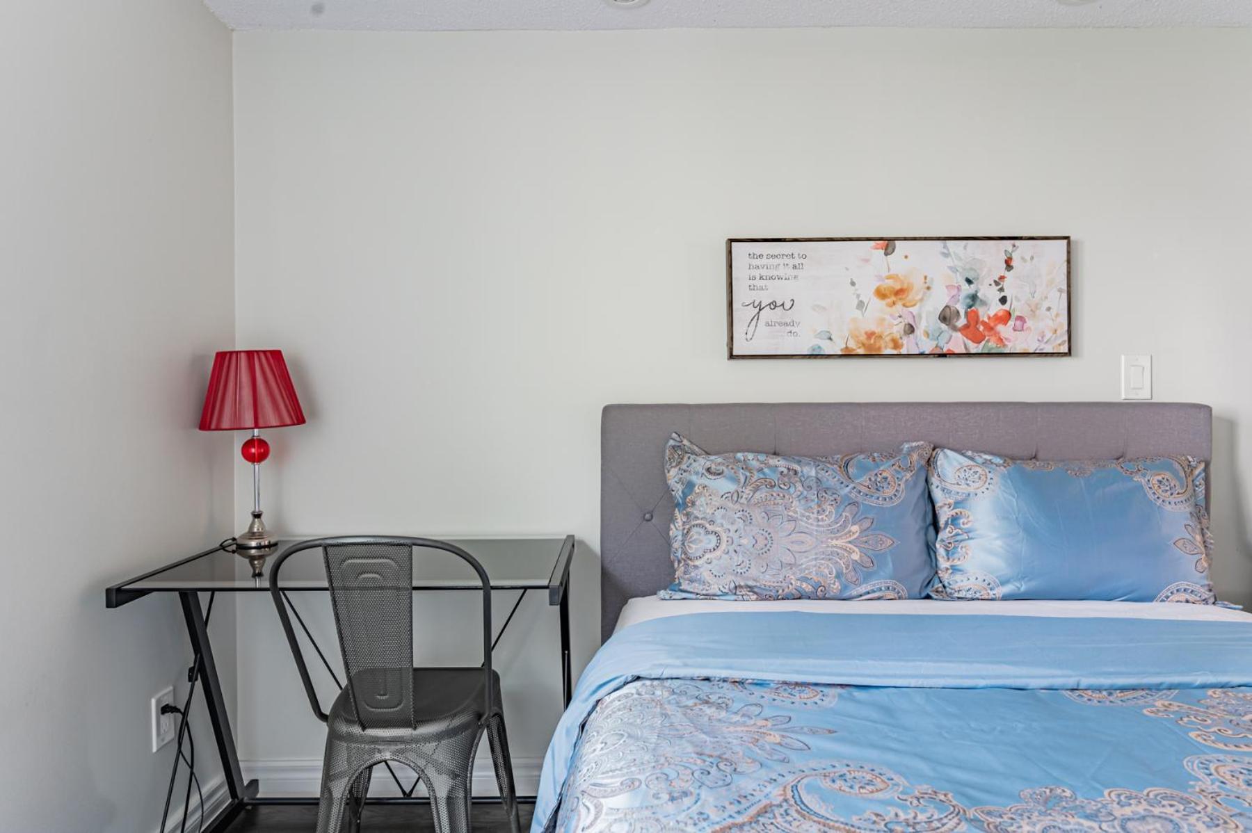5br Townhouse Walk To Eaton Center, Downtown Core * Toronto