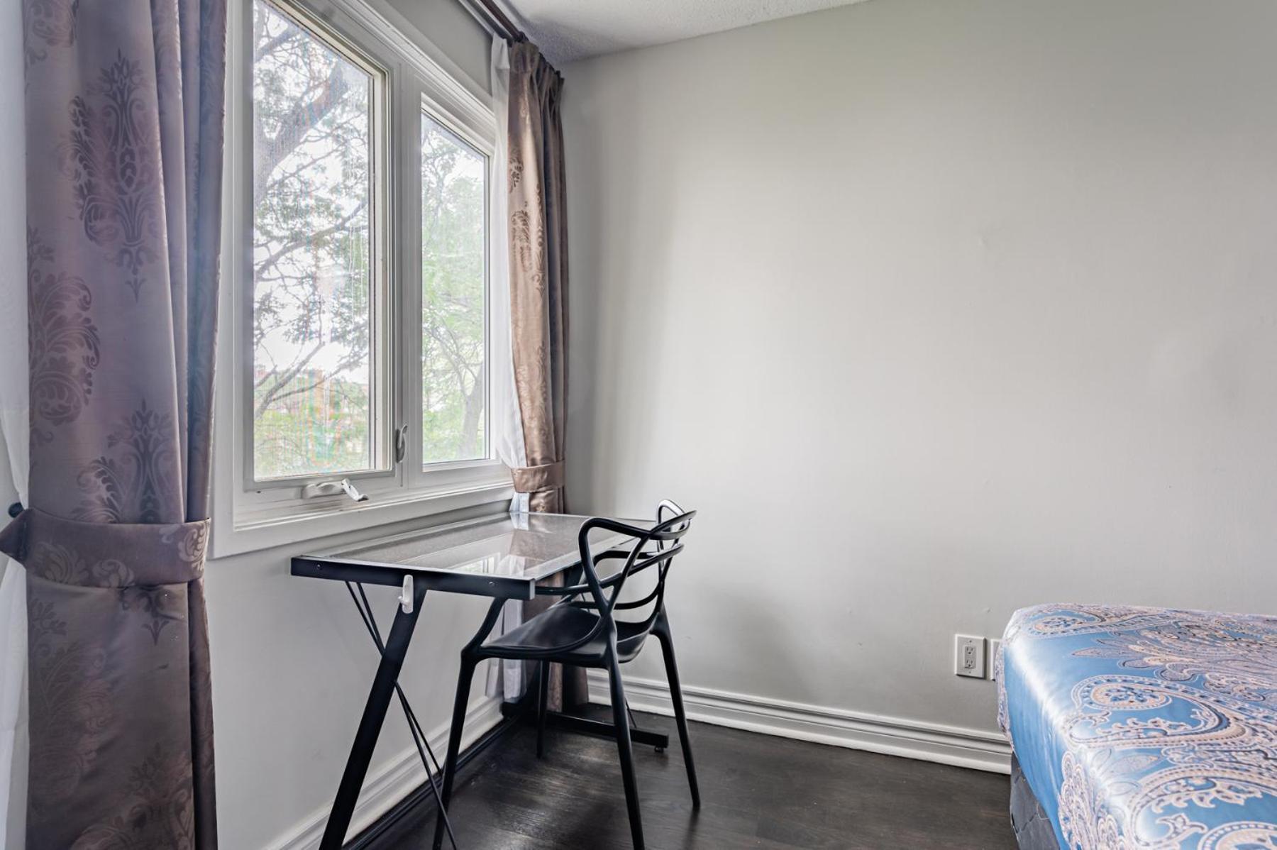 5br Townhouse Walk To Eaton Center, Downtown Core * Toronto