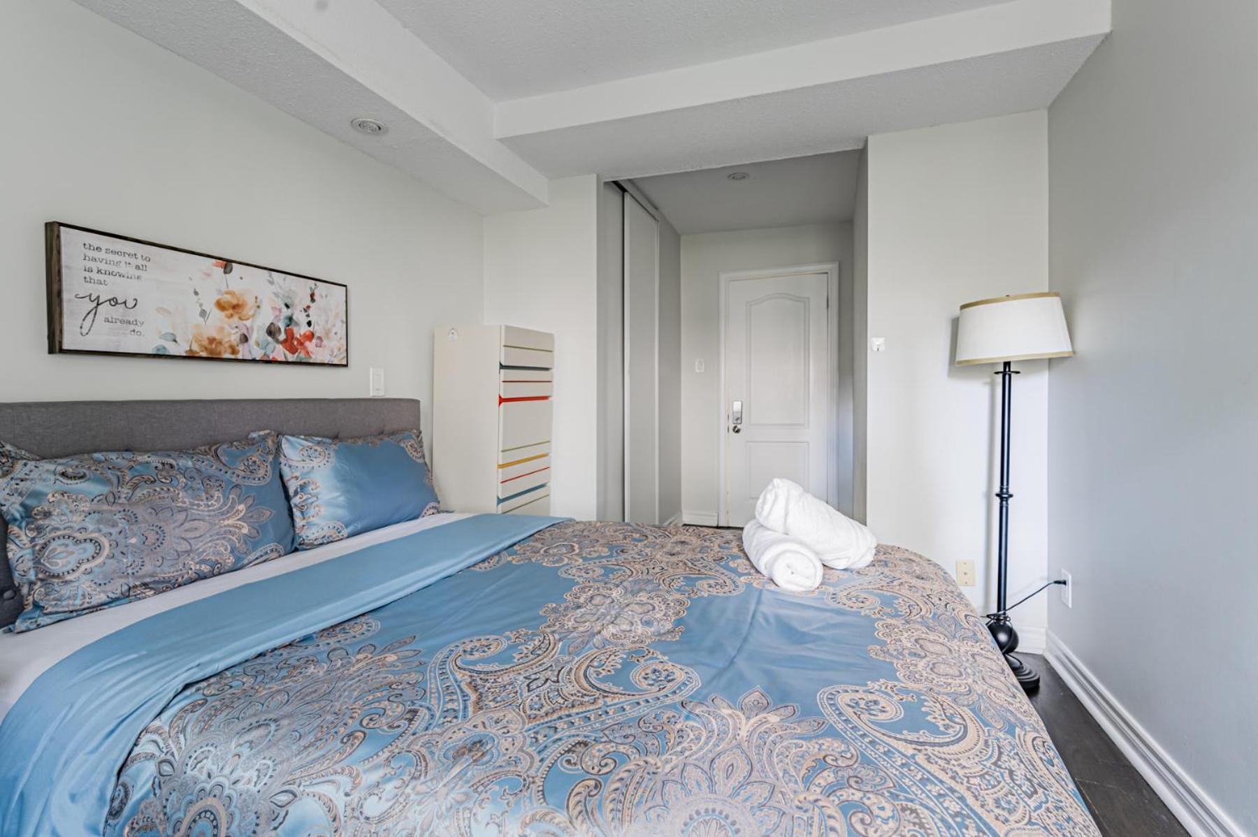 5br Townhouse Walk To Eaton Center, Downtown Core Villa Toronto
