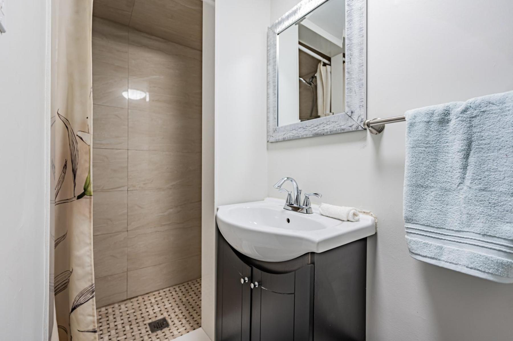 Villa 5br Townhouse Walk To Eaton Center, Downtown Core Toronto