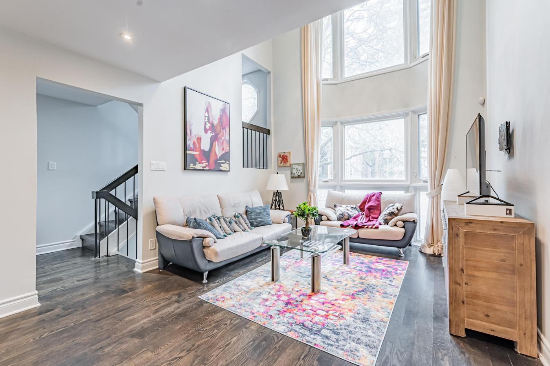 Villa 5br Townhouse Walk To Eaton Center, Downtown Core