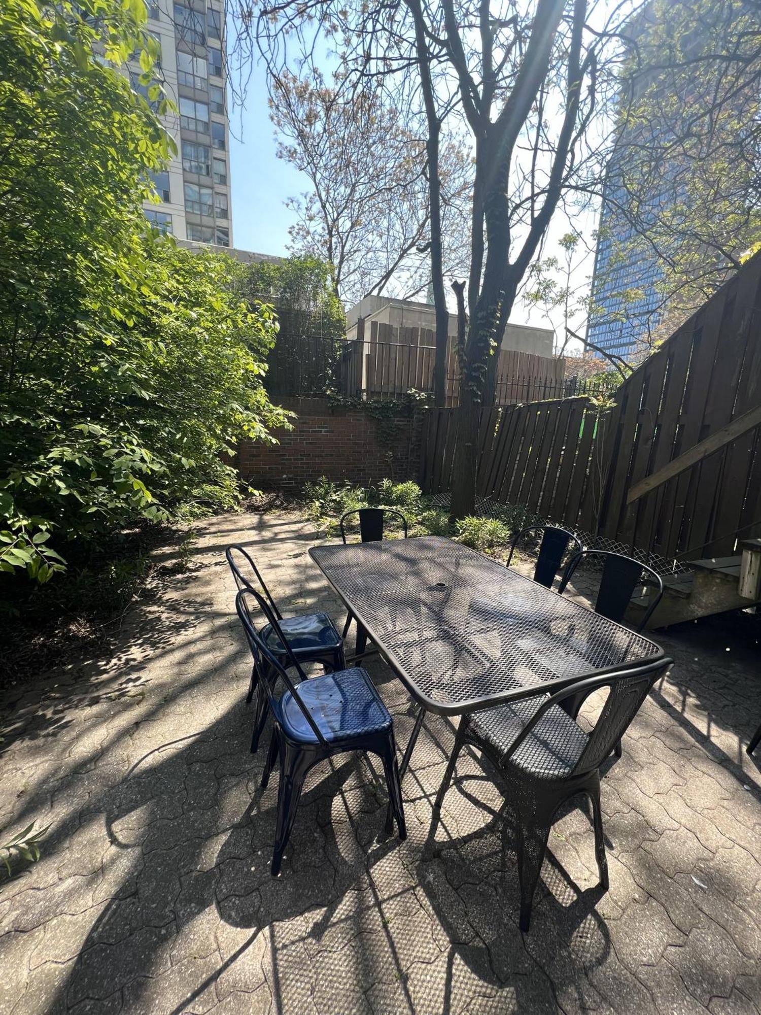 Villa 5br Townhouse Walk To Eaton Center, Downtown Core