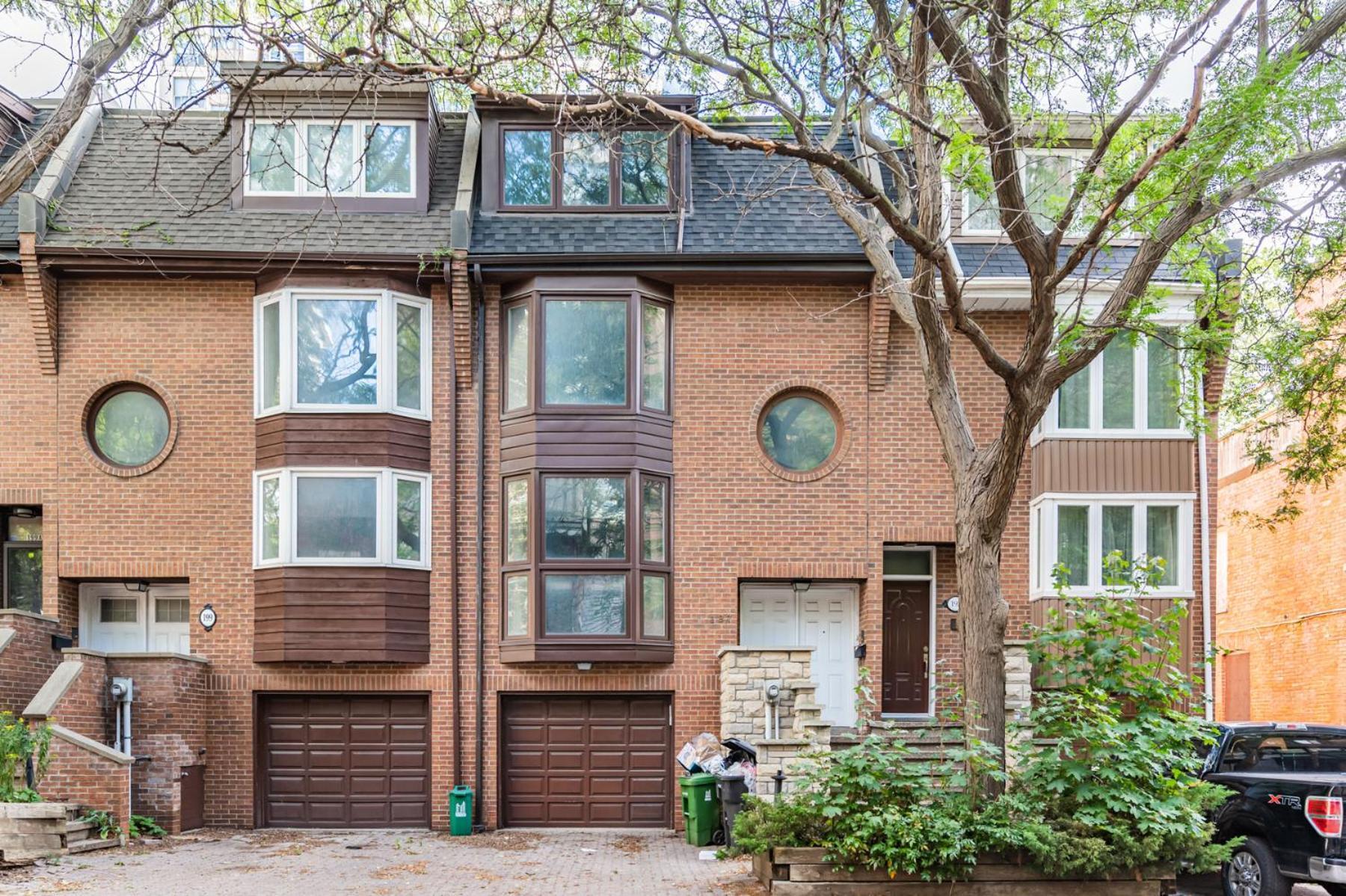 Villa 5br Townhouse Walk To Eaton Center, Downtown Core Toronto