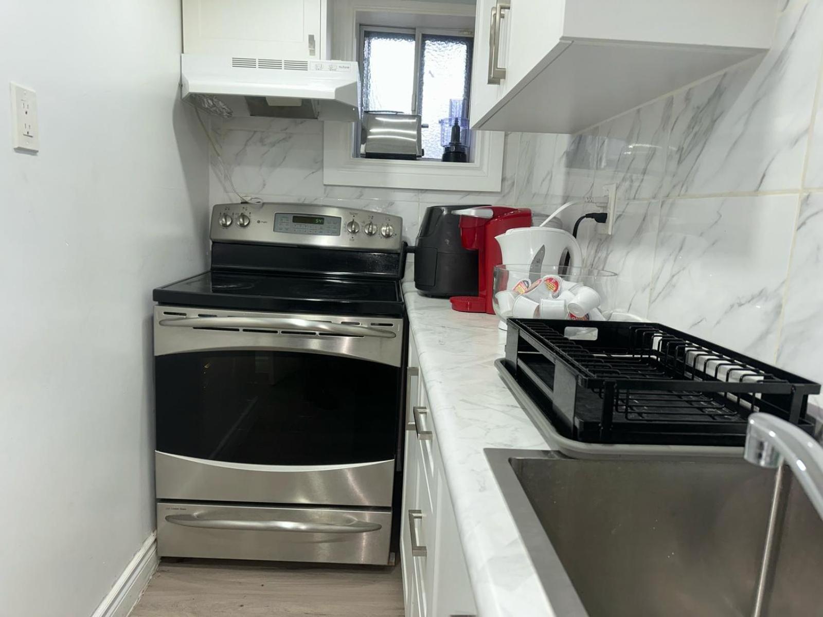 Brawley Avenue - Sleep 6 Villa Toronto