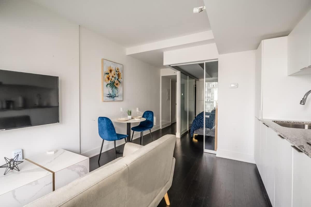 Apartment Luxury 1bdr In Downtown *