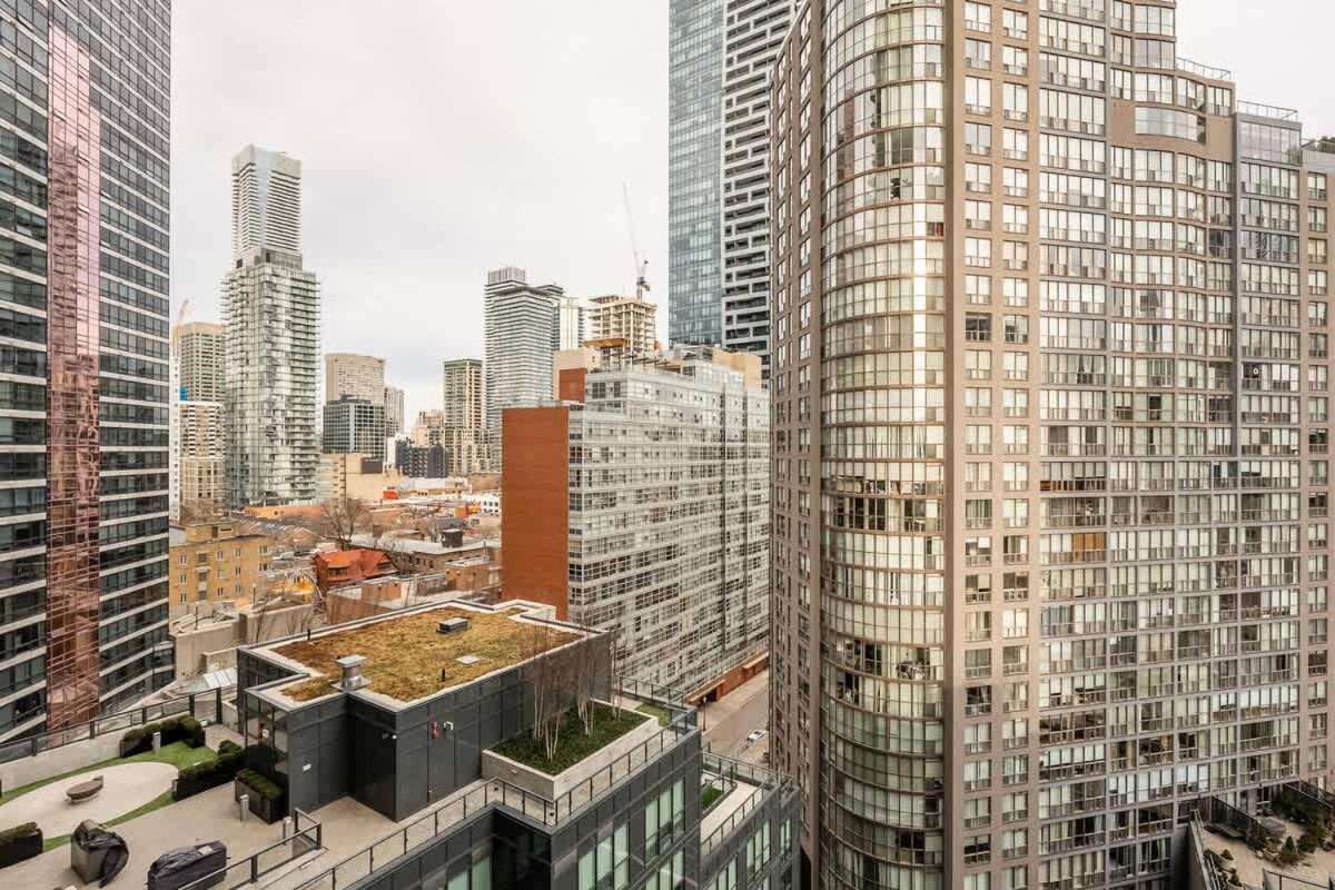 Luxury 1bdr In Downtown Apartment *