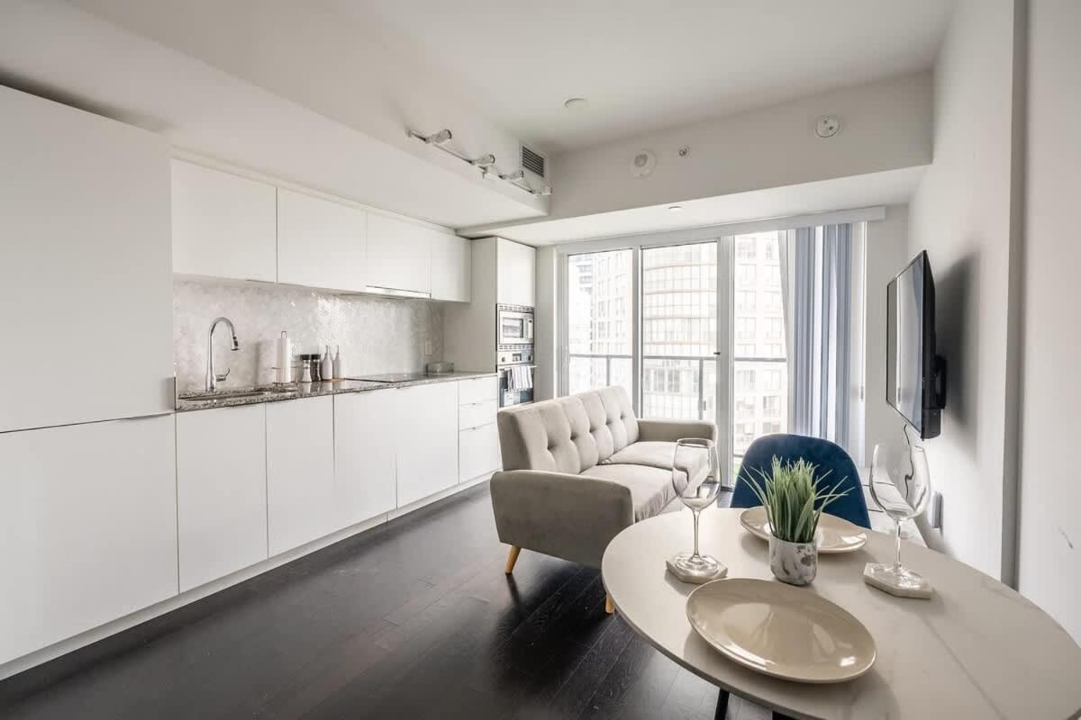 Luxury 1bdr In Downtown Apartment Toronto
