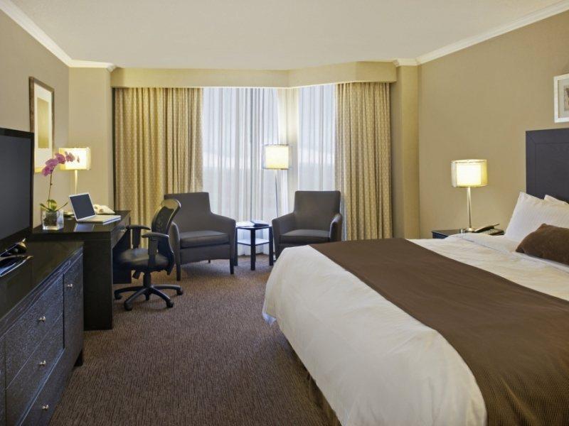 Hotel Delta By Marriott East 4*