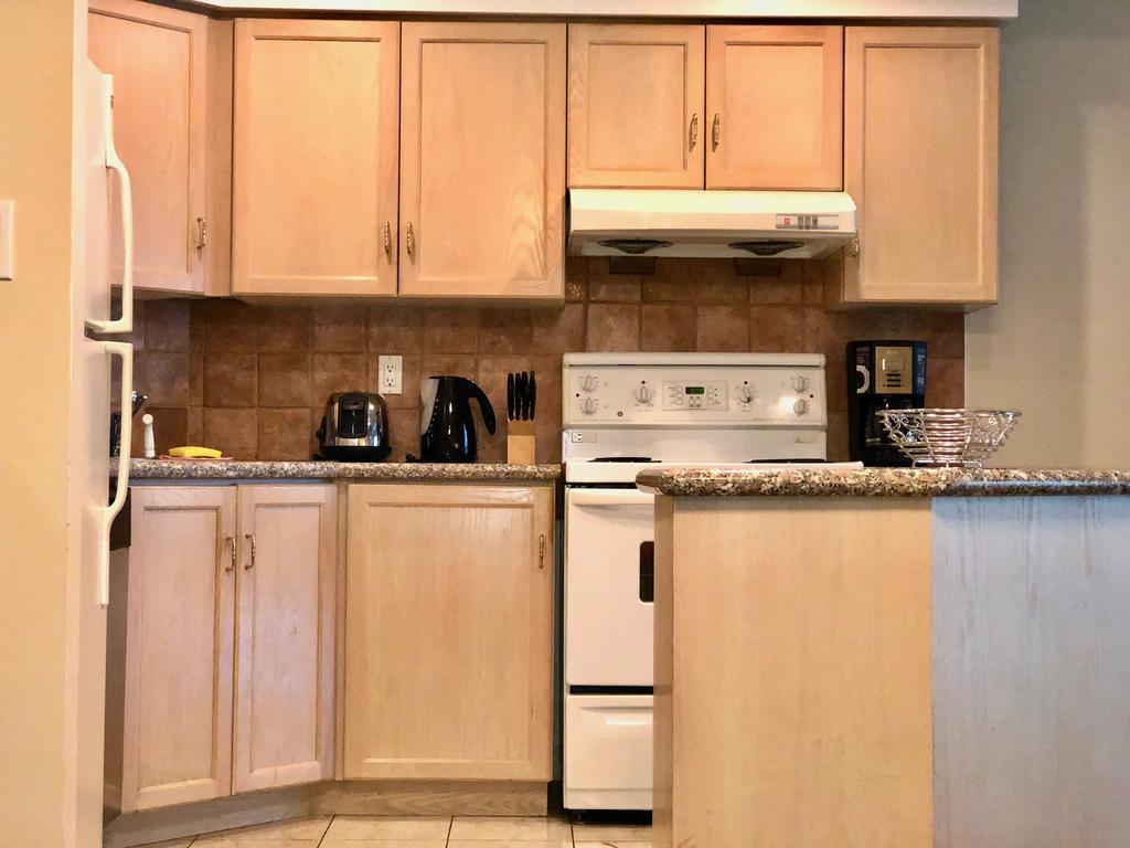 Apartment City - Downtown Toronto, Simcoe Street