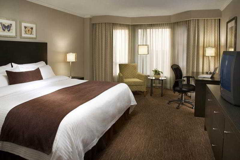 Hotel Delta By Marriott East