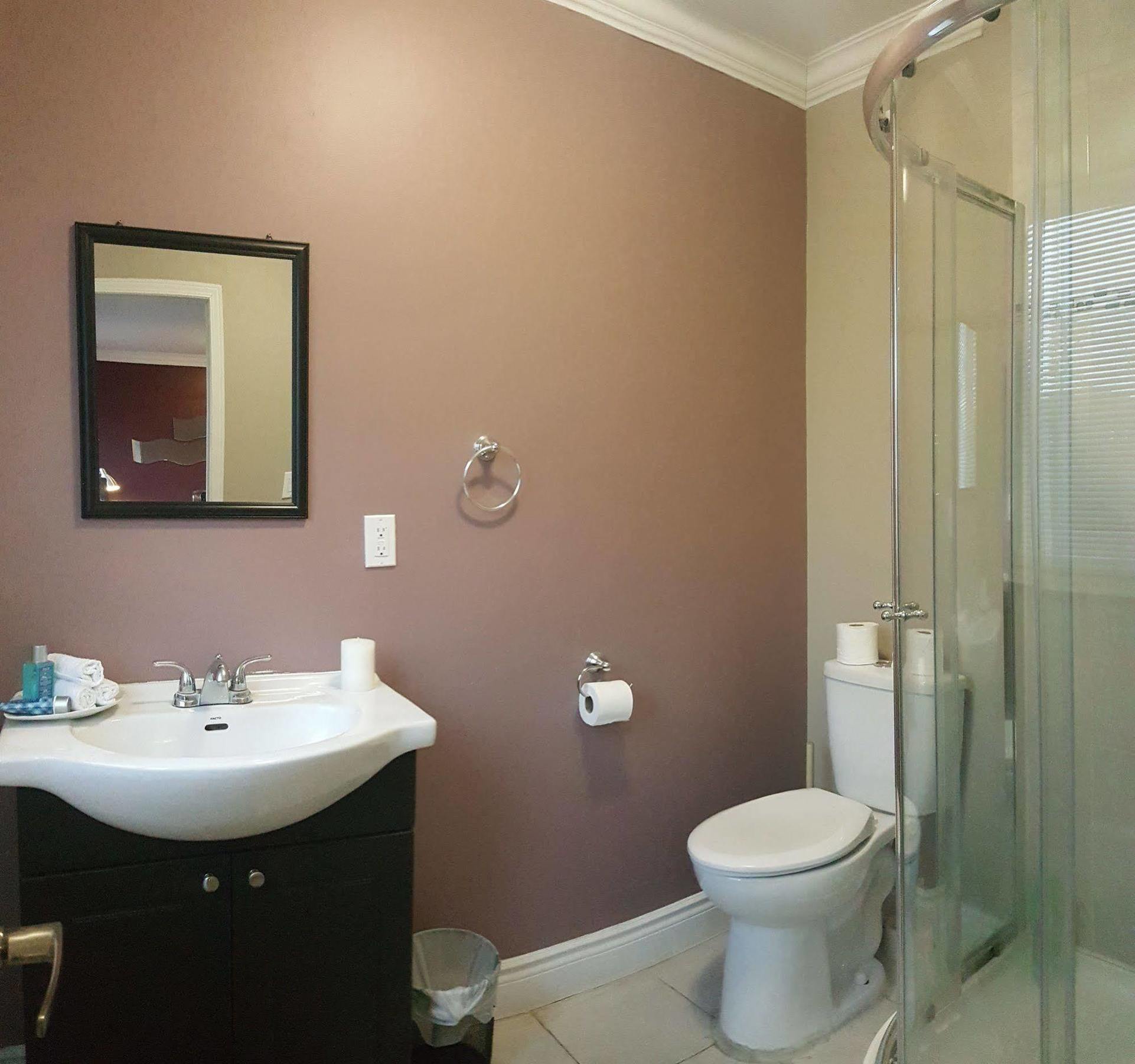 Kashaneh - 27 Greenbriar