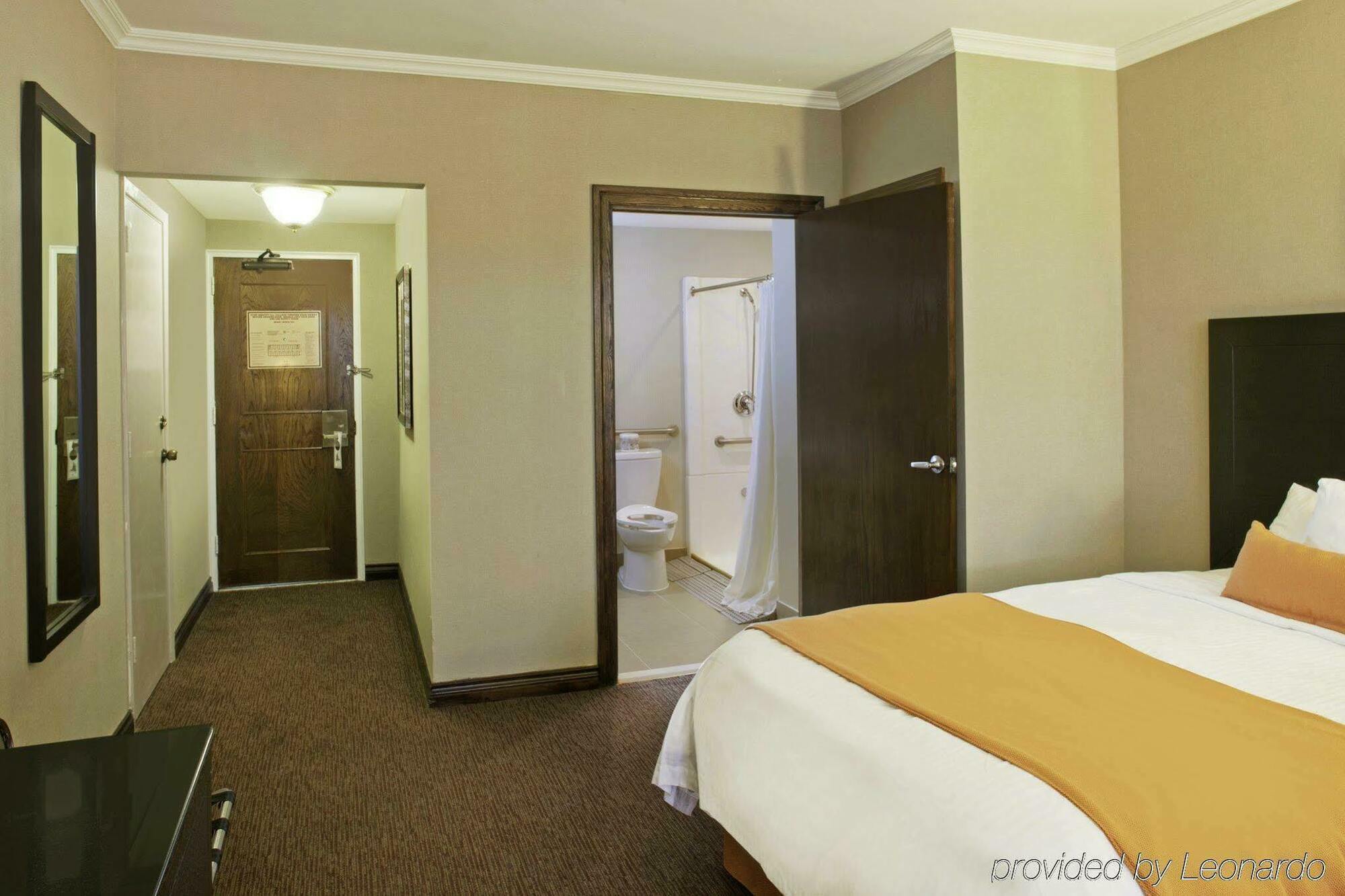 Delta By Marriott East Hotel 4*