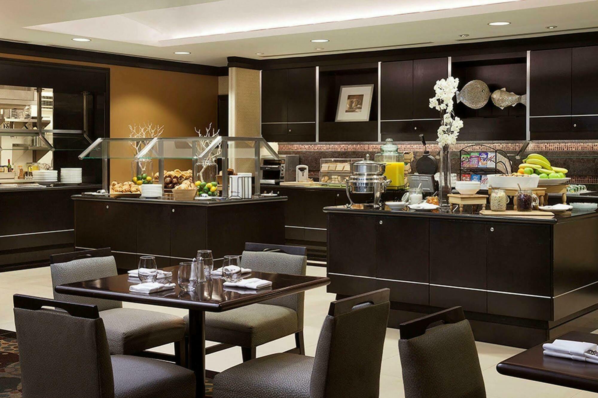 Revery Downtown, Curio Collection By Hilton Toronto