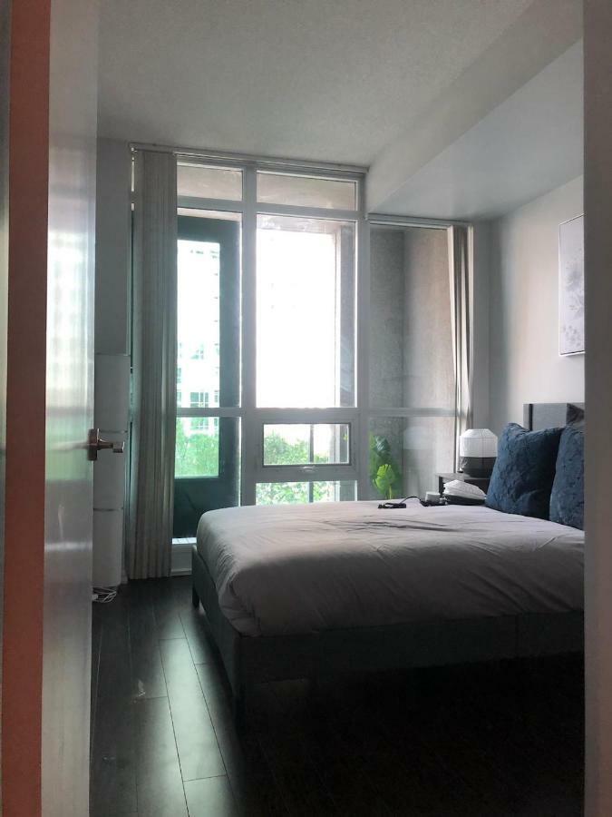 Executive 1 Bedroom Sleeps 2 Apartment Toronto