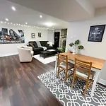 Spacious & Renovated 1Bd Suite W/Parking