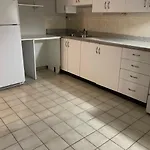 Cozy Apartment With A Spacious Backyard In The Ravine
