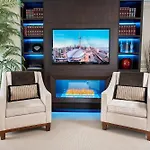 Sky Suites Yorkville