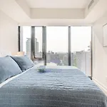 Traveller Home In Centre Toronto