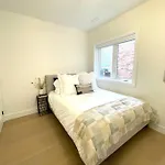 Modern Apartment Close To The Beach With Parking