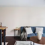 Waterfront 1 Bdr, 2Bed, Cn Tower, Parking 4 Guests