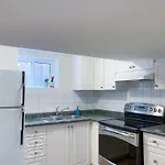 Newly-Renovated 3Br House, 12 Minutes To Airport