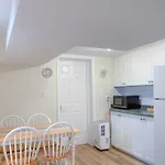 Newly-Renovated 3Br House, 12 Minutes To Airport